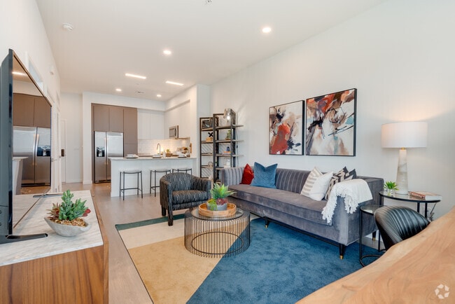 1BR, 1BA - 727SF