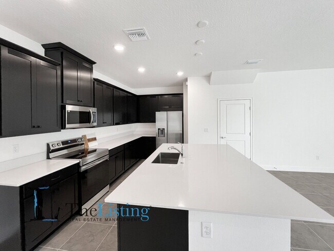 Photo - 3875 Knotty Pne St