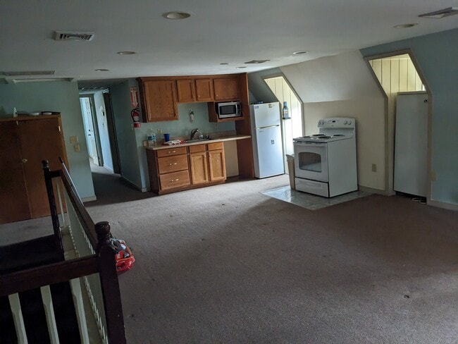 kitchen - 17 Turntable Jct Unit 17 ttj