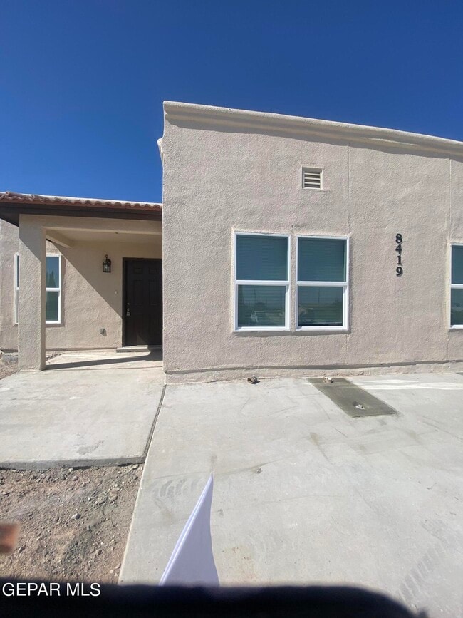 Photo - 8423 Leo St