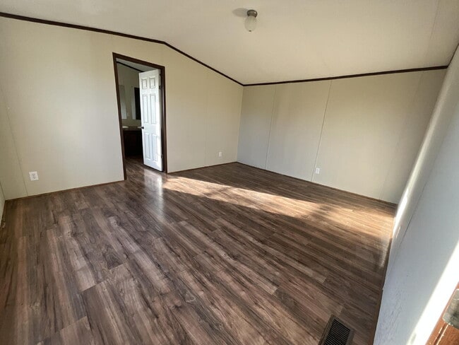 Photo - Charming 3-Bed, 2-Bath Retreat: Spacious 1...
