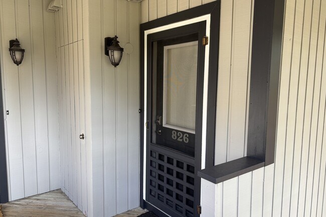 Photo - 826 Suncrest Cir