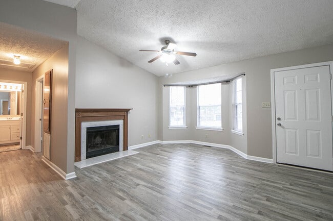 Photo - 131 Lillian Dr