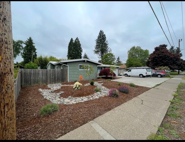 Single level Cal Young neighborhood Home! - Single level Cal Young neighborhood Home!