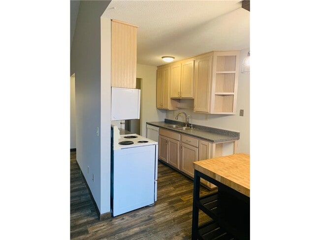 Photo - 932 Westbrooke Way Unit 8