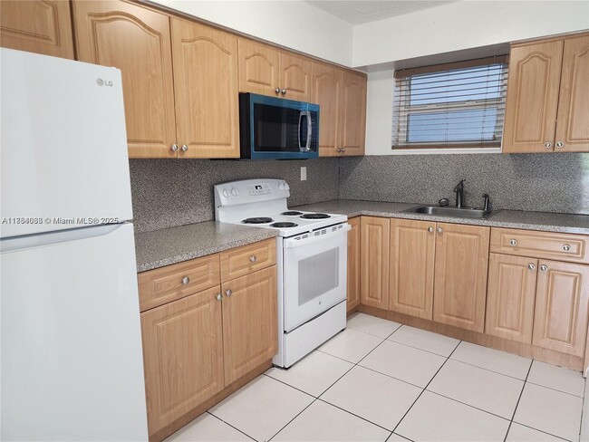 Photo - 1800 SW 25th St Unit 2304