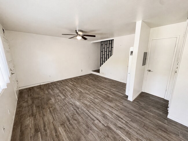 211 E Santa Paula St
