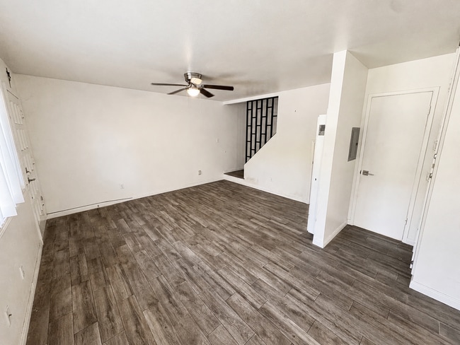 Photo - 211 E Santa Paula St