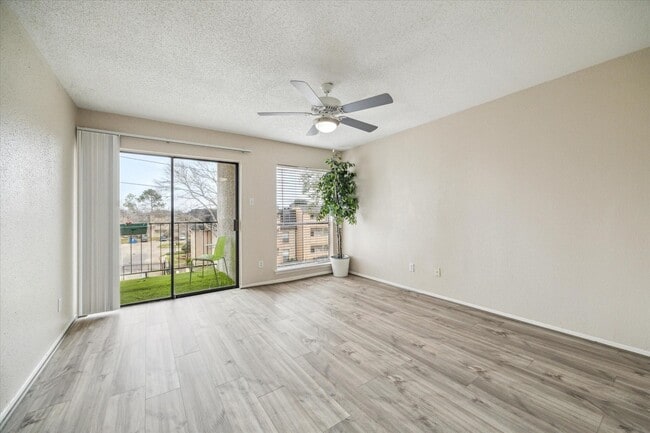 Photo - 2822 S Bartell Dr Unit 31
