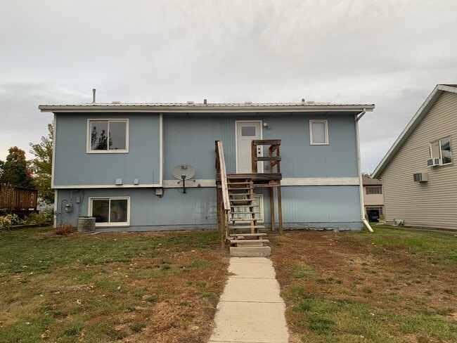 Photo - 1817 28th St W