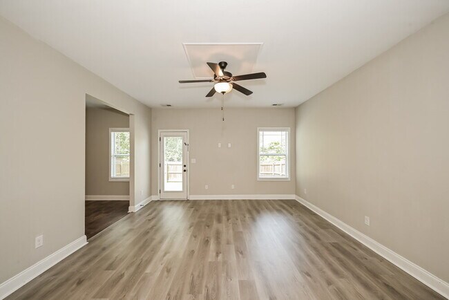 Photo - 1217 Catawba Way