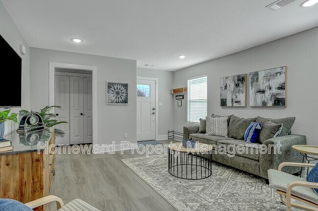 Photo - 731 Layne Dr