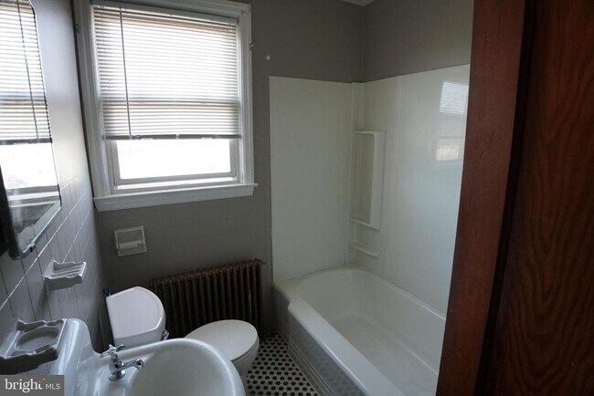 Building Photo - 4617 Wilkens Ave