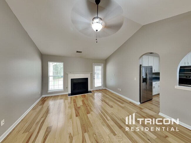 Photo - 708 Percevil Point