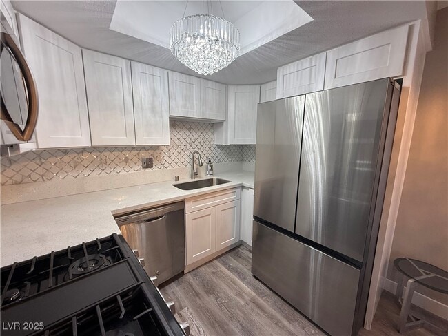 Building Photo - 5219 Caliente St Unit 11 Rental
