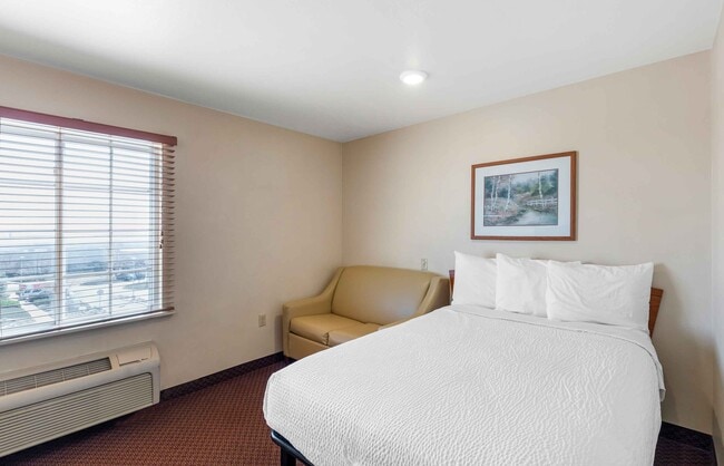 Furnished Studio-Loveland