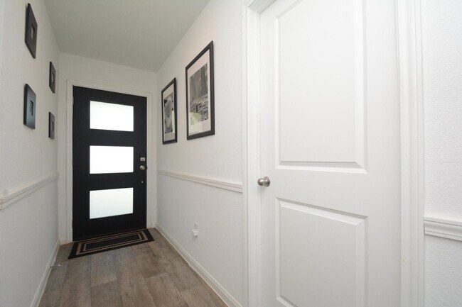 Photo - 1982 Rd 5714