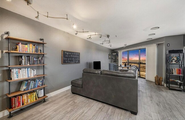 Photo - 100 Park Ave W Unit 2005