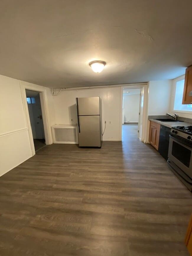 Photo - 23 Depeyster St Unit B