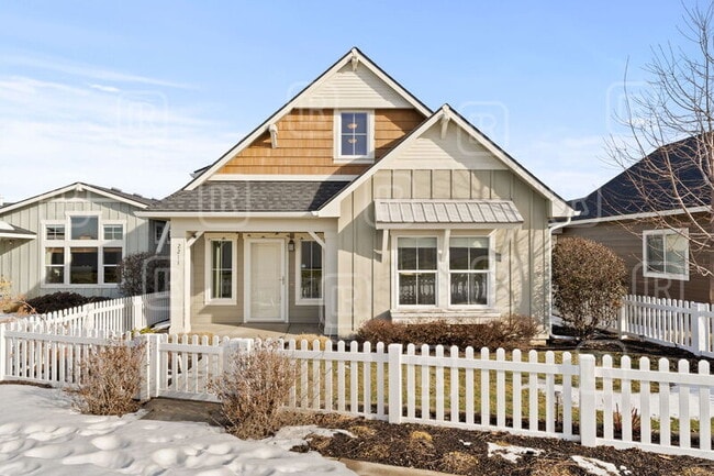 Building Photo - 2211 N Oakland Ln