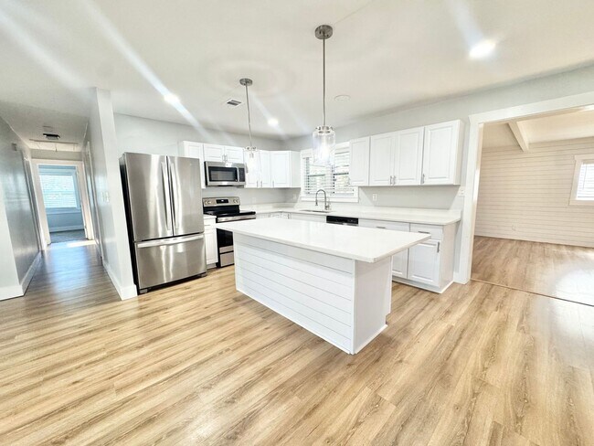 Photo - Beautiful white brick ranch styled home off White Bluff in Savannah, Ga!