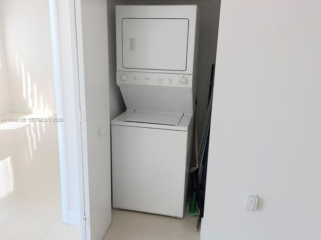 Photo - 92 SW 3rd St Unit 5109