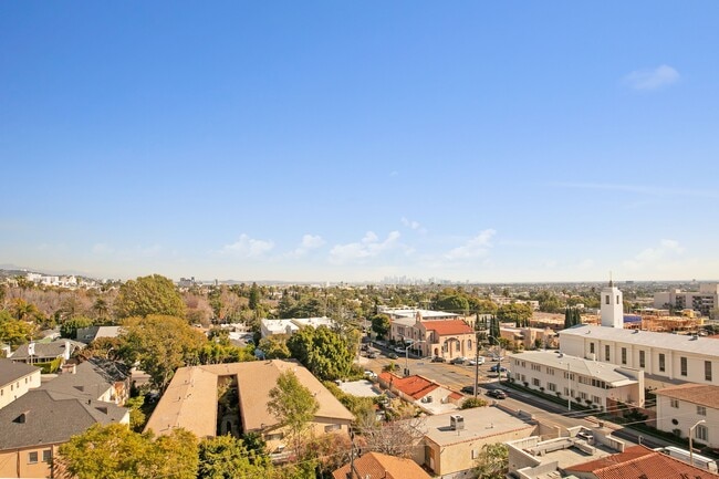 Photo - 1314 Hayworth Ave