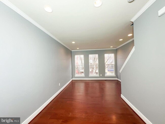 Photo - 5722 45th Ave