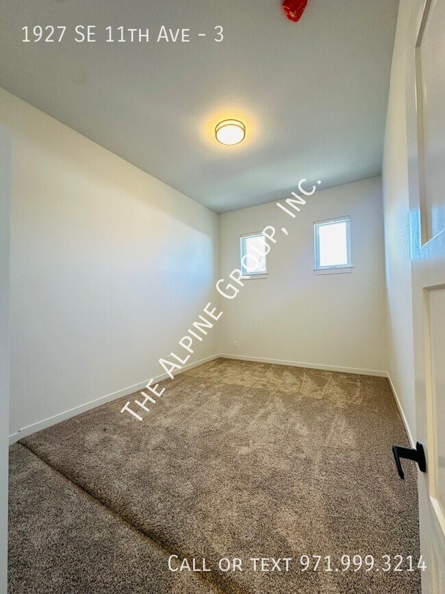 Photo - Free Internet at this 2 Bed Unit! Unit 3
