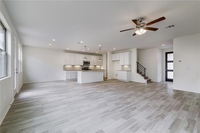 9107 Garnet Dr