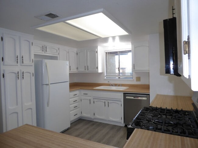 Photo - Please contact Vaughn Realty to set up an ...