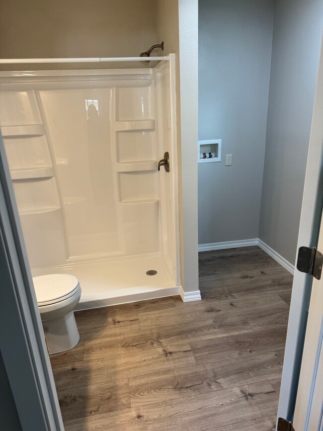Main Floor Bathroom & Laundry Room