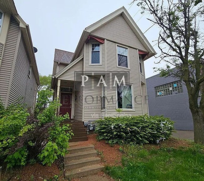 Building Photo - 2023 W Michigan St