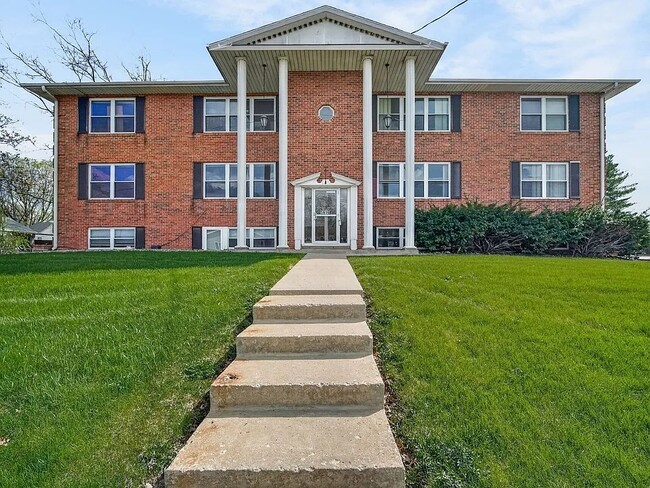 Building Photo - Hickman One