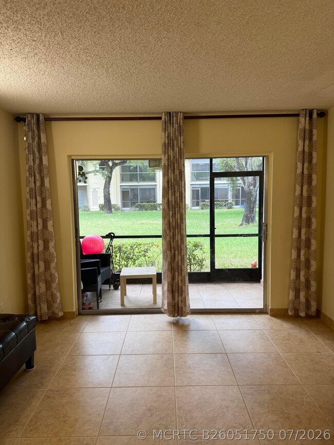 4272 NW 89th Ave Unit 103