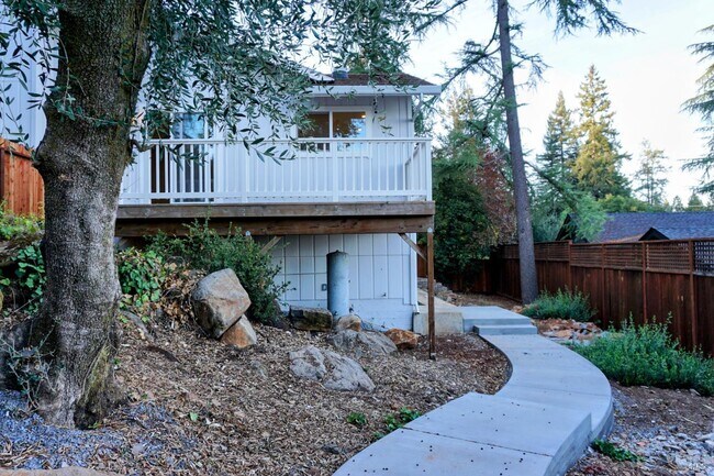 Photo - 604 Los Olivos Rd Unit B