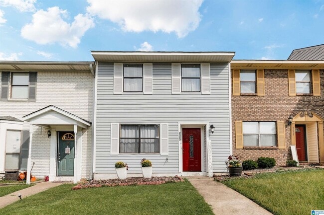 NOW AVAILABLE!! MOVE IN SPECIAL - NOW AVAILABLE!! MOVE IN SPECIAL House