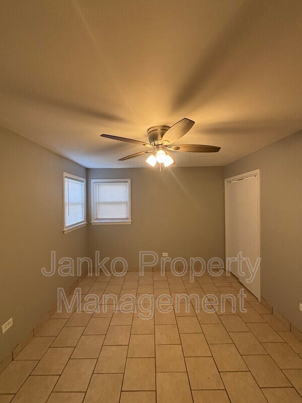 Building Photo - 2068 135th Pl Unit 1