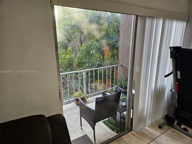 Building Photo - 9483 SW 76th St Unit N8