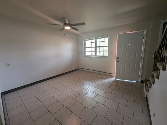 Building Photo - 2/1.5 Townhouse in Columbia Unit 4382 Bellview Dr