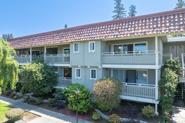 Fotografía del edificio - Stevens Creek Blvd