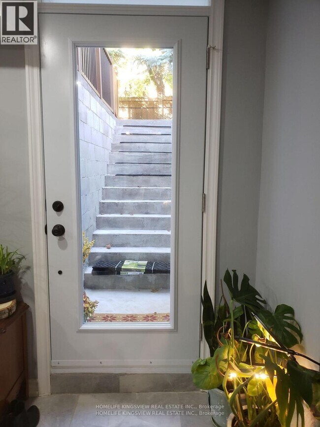 Photo - 24 Weston Crescent