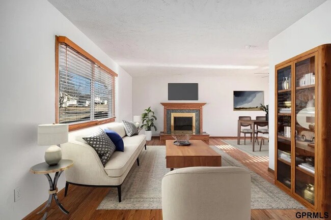 Photo - 10021 Pinkney St