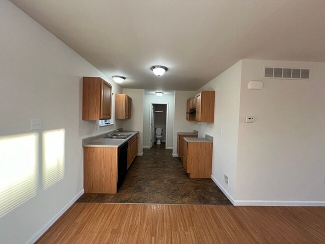 Photo - 3 Bedroom 2 bath 2 car garage house Unit 106 Horseshoe Valley Dr