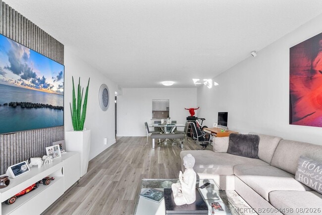 Photo - 19380 Collins Ave Unit 523