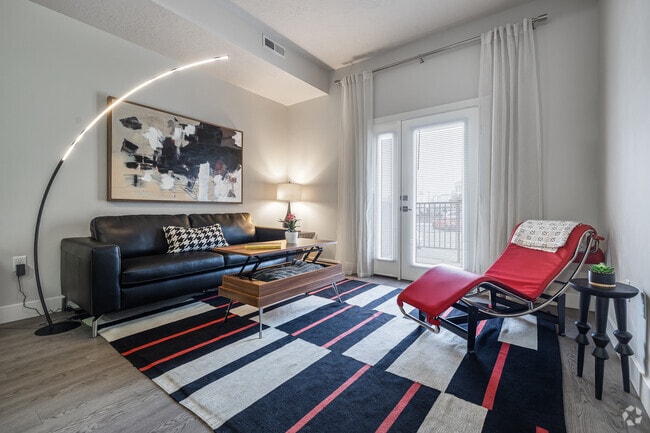 1BR, 1BA - 700SF - Living Room
