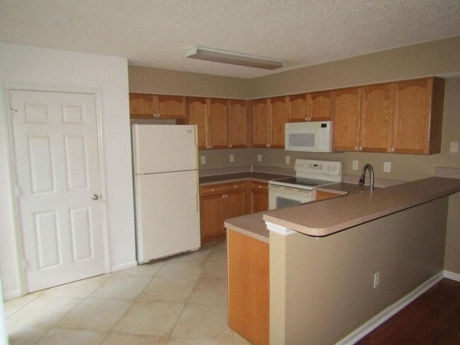 Photo - 2212 White Pine Cir