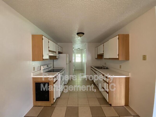 Photo - 5706 Sara St