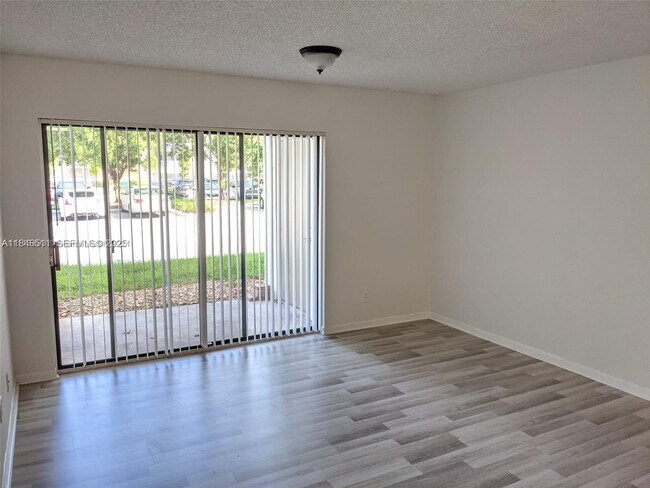 Photo - 560 S Park Rd Unit 13-7