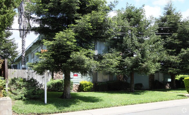 Photo - 5925 Hilltop Dr Apartments